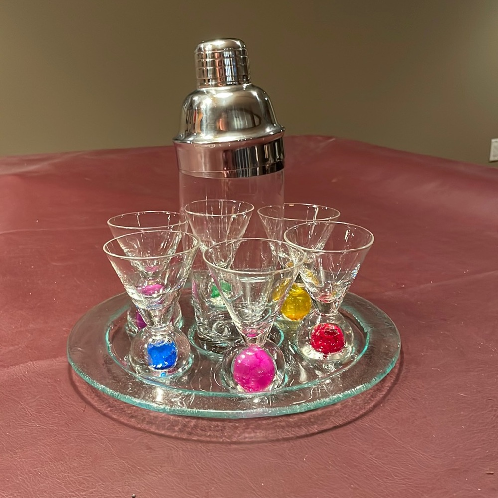 Set 1 mixer glass with 6 colorful shot glassware with tray